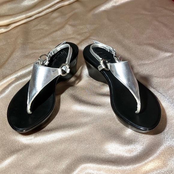 WILD PAIR Italy metallic silver leather sandals 9 - Picture 8 of 9